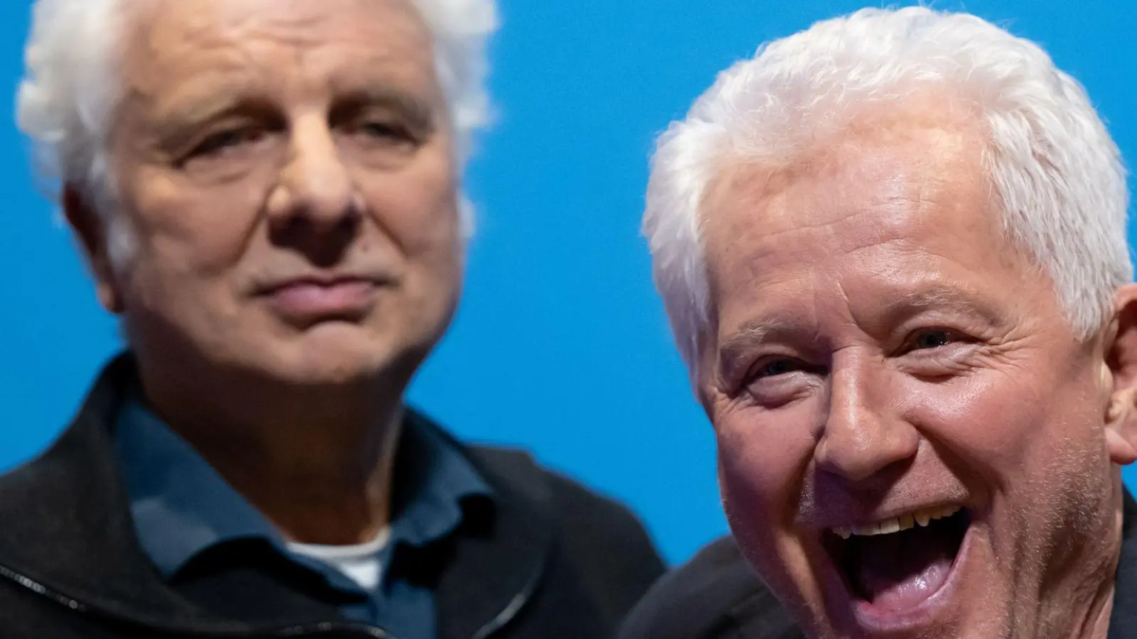 In 100 Folgen spielten Miroslav Nemec (r) und Udo Wachtveitl die „Tatort”-Kommissare Batic und Leitmayr. Zum Ende ihrer TV-Laufbahn erhalten sie den Ehrenpreis des Deutschen FernsehKrimi-Festivals. (Foto: Sven Hoppe/dpa)