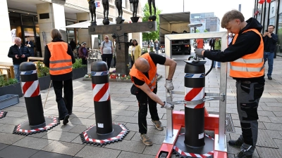 Leipzig stellt massive Sperren nach tödlicher Amokfahrt auf. (Foto: Hendrik Schmidt/dpa)