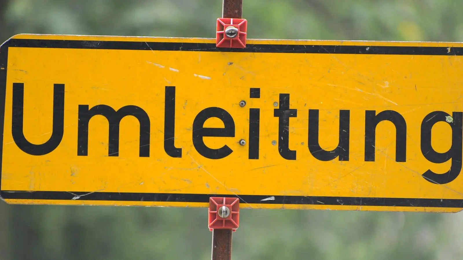 Grund für die Sperrung ist der schlechte bauliche Zustand. (Symbolbild) (Foto: Tim Brakemeier/dpa)