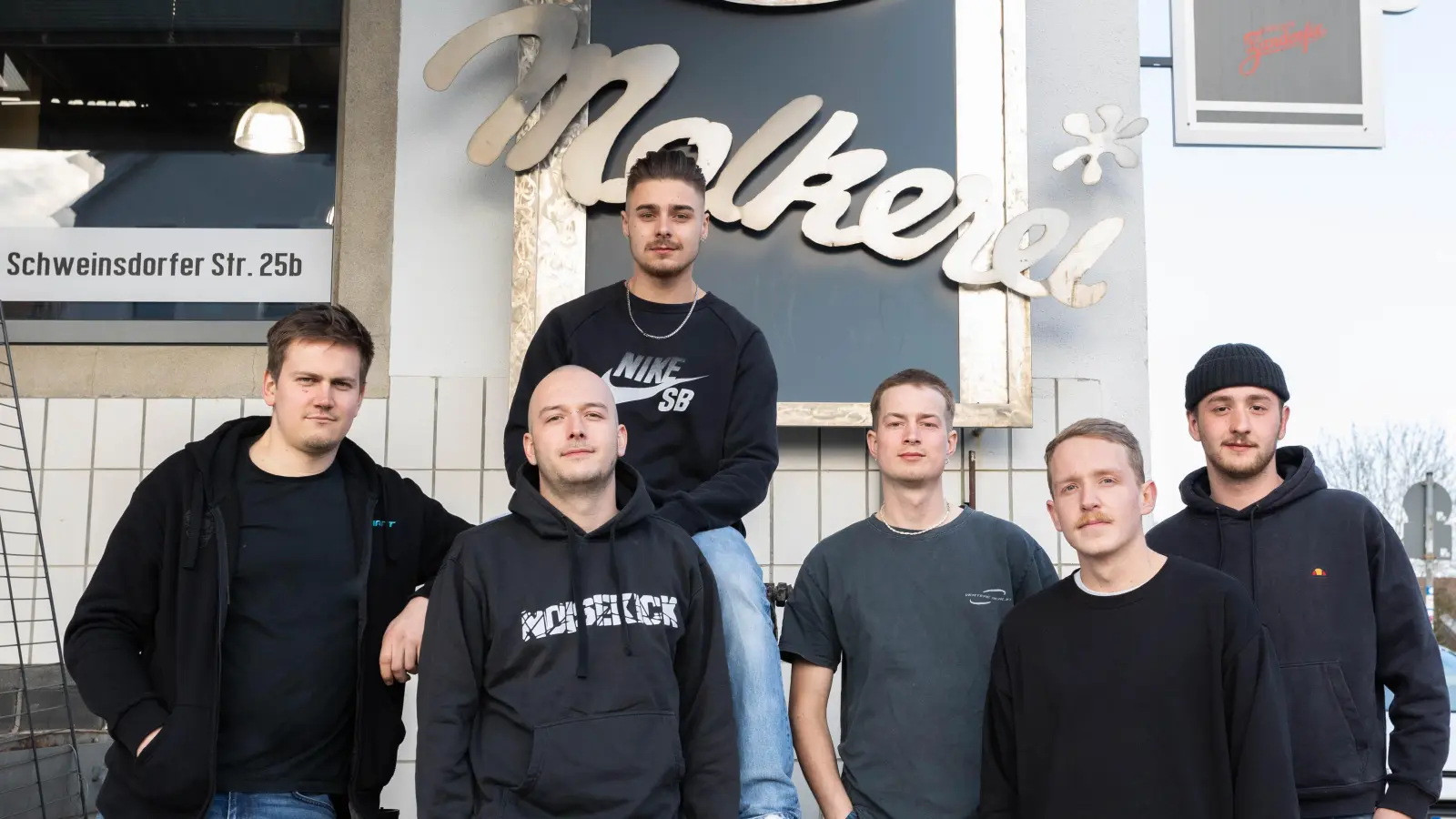 Wollen der EJSA helfen (von links): Hannes Ströbel, Daniel Kallert, Janosch Thiel, Lorenz Hepp, Viktor Berger, Jakob Stammler vom Verein Halla. Es fehlen: Lars Gerlinger und Tim Zolk. (Selfie: Hannes Ströbel)