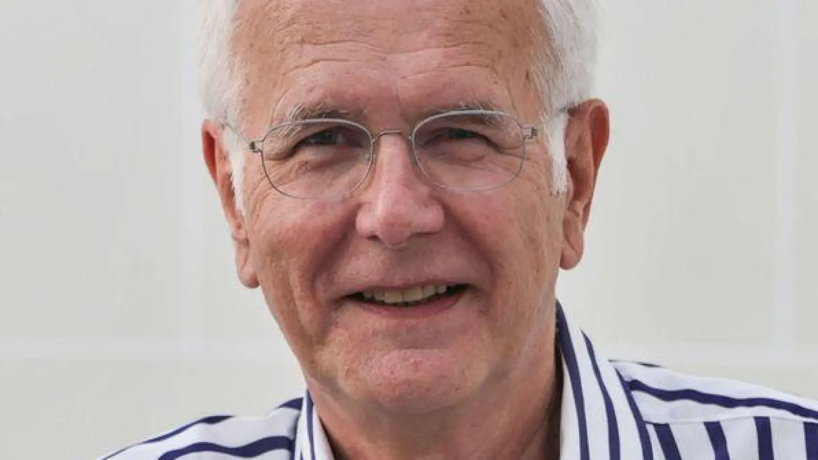 Harald Schmidt hat einen Tipp für alle, die auswandern wollen: Erst mal die Lage vor Ort checken. (Archivbild) (Foto: Oliver Berg/dpa)