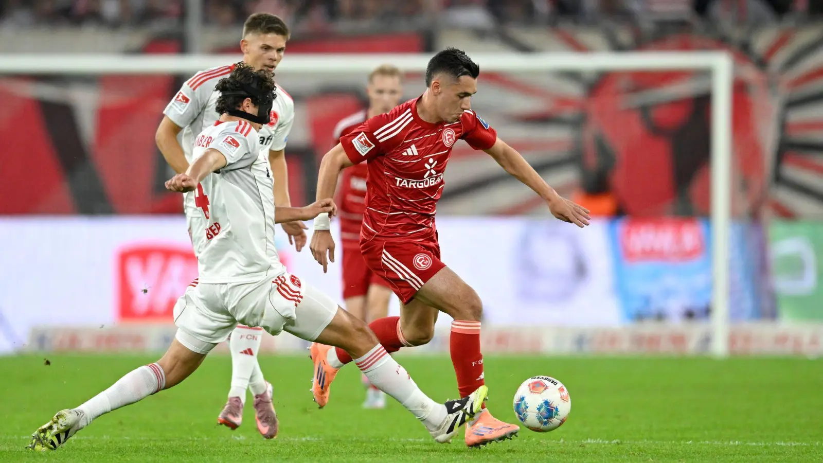 Fortuna Düsseldorf verliert auch sein viertes Heimspiel - diesmal gegen Nürnberg. (Foto: Anke Waelischmiller/dpa)