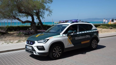 Die spanische Polizeieinheit Guardia Civil hat auf Teneriffa einen Deutschen unter dem Verdacht festgenommen, seine Mutter erschossen zu haben.  (Foto: Clara Margais/dpa)