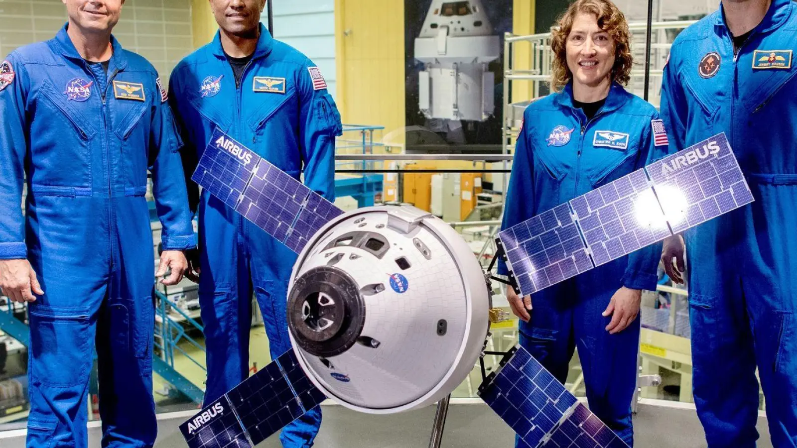 Die Crew-Mitglieder der „Artemis 2“-Mission der US-Raumfahrtbehörde Nasa, Reid Wiseman, Victor Glover, Christina Koch und Jeremy Hansen (v.l.n.r.). (Foto: Hauke-Christian Dittrich/dpa)