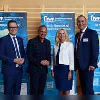 Sie freuen sich über 75 Jahre Fernwasserversorgung Franken: Landrat Dr. Christian von Dobschütz, Umweltminister Thorsten Glauber, Landrätin Tamara Bischof und Werkleiter Jan Kunau (von links). (Foto: Gerhard Krämer)