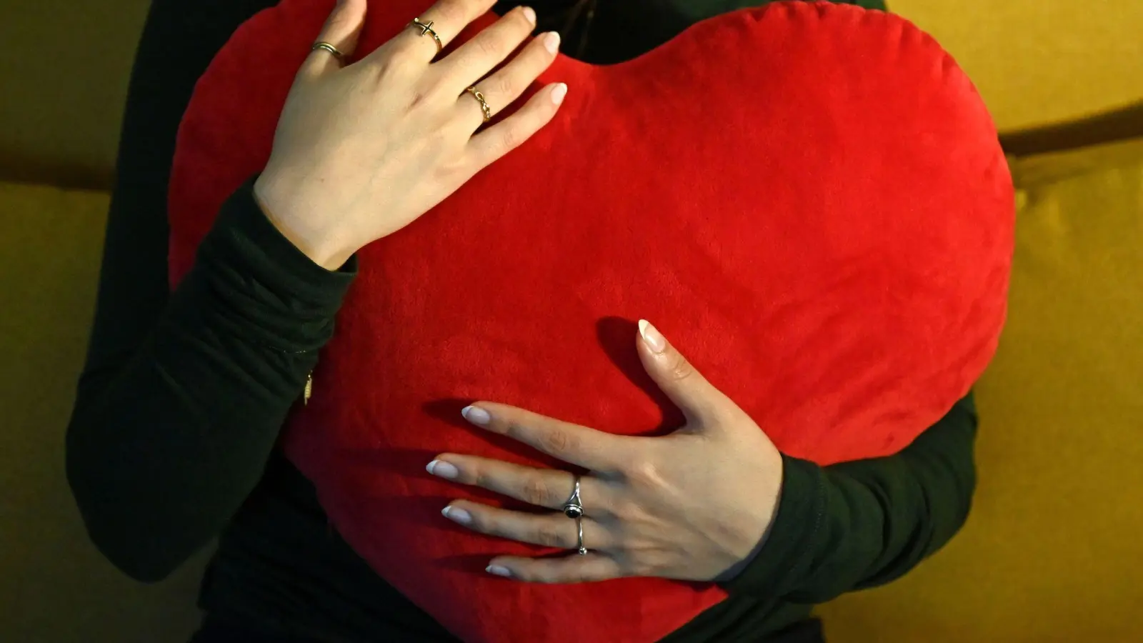 Für die Studie wurden Antworten von mehr als 17.000 jungen Menschen ausgewertet. (Foto: Elisa Schu/dpa)