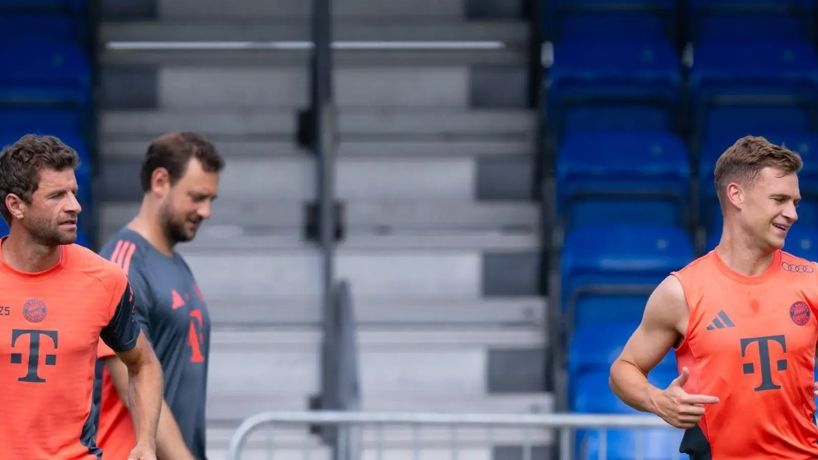 Thomas Müller (l) spielt bei der Club-WM letztmals für den FC Bayern (Foto: Sven Hoppe/dpa)