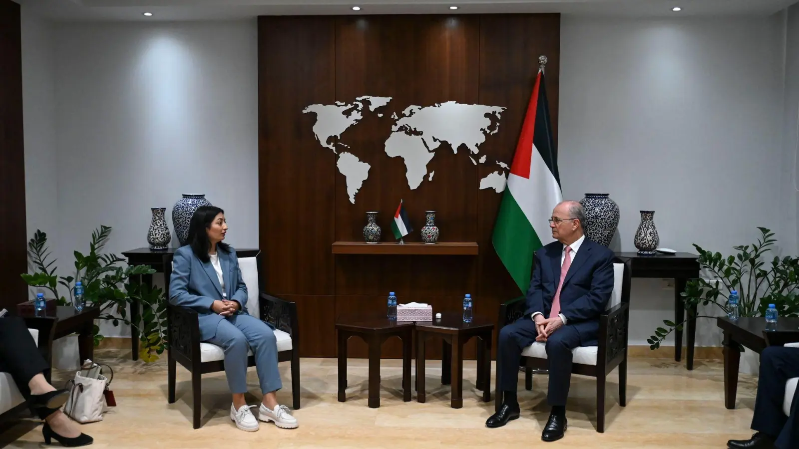 Die Entwicklungsministerin, Reem Alabali Radovan (SPD), hatte Ende August den Ministerpräsidenten der Palästinensischen Autonomiebehörde, Mohammed Mustafa, in Ramallah besucht.  (Archivfoto) (Foto: Katharina Kausche/dpa)