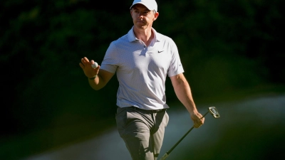 Rory McIlroy steht beim Masters in August nach einer sensationellen Runde vor der Titelverteidigung. (Foto: Matt Slocum/AP/dpa)