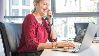Bei der Arbeit die eigenen Stärken und Talente einsetzen können: Selbstwirksamkeit beeinflusst auch die Motivation im Job. (Foto: Christin Klose/dpa-tmn)