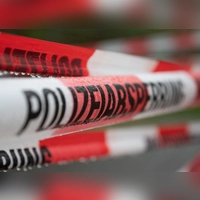 Etwa zwei Drittel aller Tatverdächtigen der Polizei sind männlich. Eine Kriminologin erklärt, woran das liegt. (Symbolbild: Sebastian Kahnert/dpa)