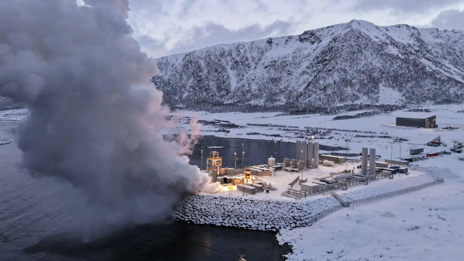 Vorbereitungen für einen Isar Aerospace-Testflug am Weltraumbahnhof in Norwegen. Nun will das Unternehmen eine zweite Startbasis in Kanada bauen. (Handout) (Foto: -/Isar Aerospace/dpa)