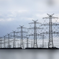 Der Bund ist jetzt Miteigentümer des Übertragungsnetzbetreibes Tennet. (Symbolbild) (Foto: Christian Charisius/dpa)