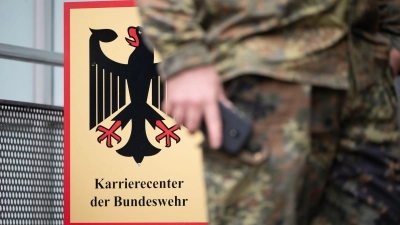 Nach dem Vorfall ermittelt der Staatsschutz. (Symbolbild) (Foto: Marijan Murat/dpa)