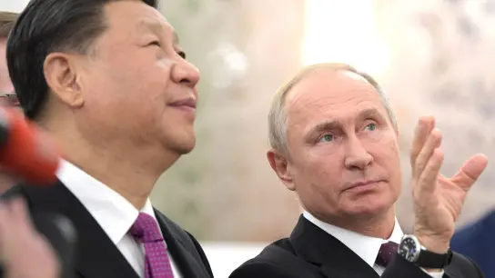 Wladimir Putin und Xi Jinping bei einem Treffen im Juni 2019. (Foto: Kreml/dpa)