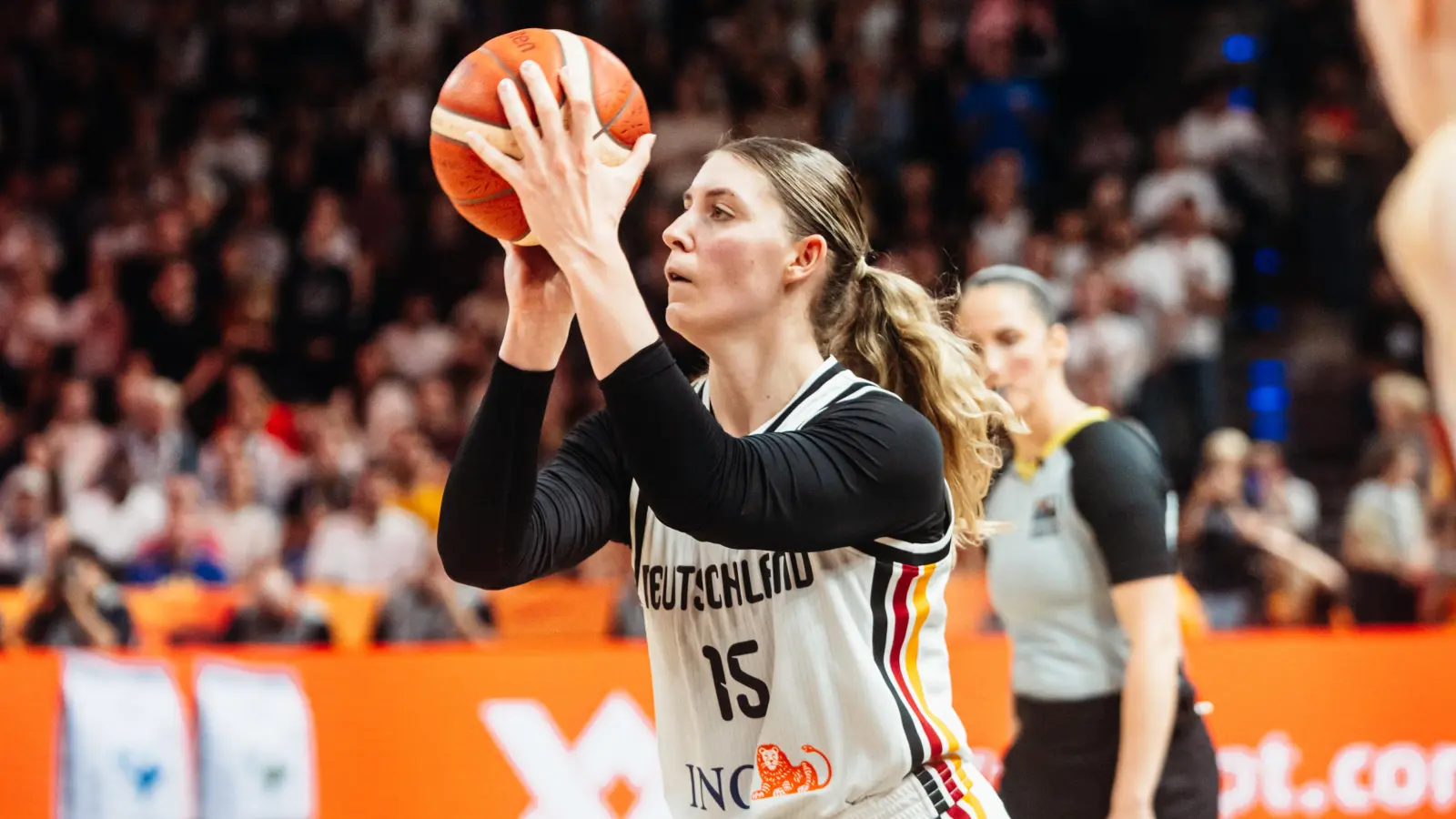 Luisa Geiselsöder aus Burgoberbach (hier in einem anderen Spiel) schied mit Deutschland im Halbfinale der WM aus. (Foto: DBB/Demirel)
