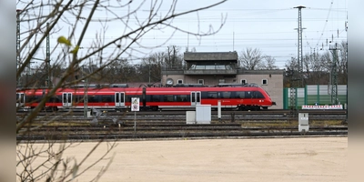 Das Stellwerk in Ansbach besteht seit den 1960ern. Nun wird es durch ein Elektronisches Stellwerk ersetzt. (Foto: Johannes Hirschlach)