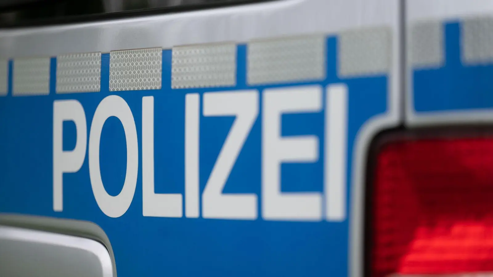 Der Mann konnte nur noch tot aus dem Wasser geborgen werden. (Symbolbild) (Foto: Marijan Murat/dpa)