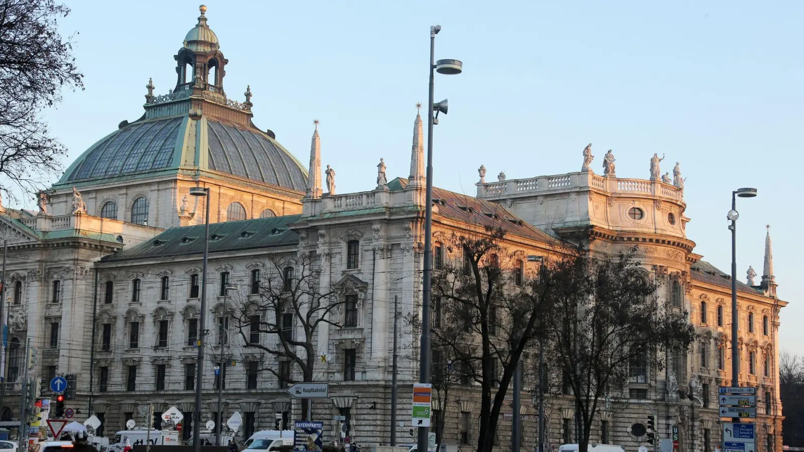 Das Justizministerium in München ist im Justizpalast untergebracht. (Symbolbild) (Foto: Stephan Jansen/dpa)