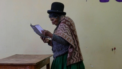 Fast acht Millionen Menschen waren zur Wahl eines neuen Präsidenten und des Parlaments aufgerufen. (Foto: Juan Karita/AP/dpa)