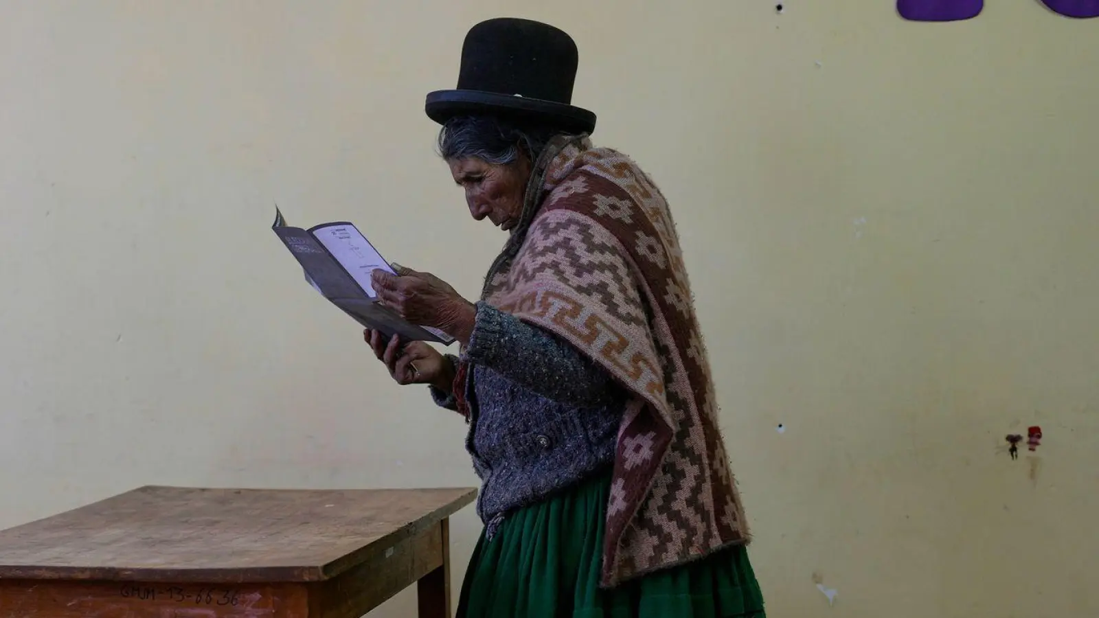 Fast acht Millionen Menschen waren zur Wahl eines neuen Präsidenten und des Parlaments aufgerufen. (Foto: Juan Karita/AP/dpa)