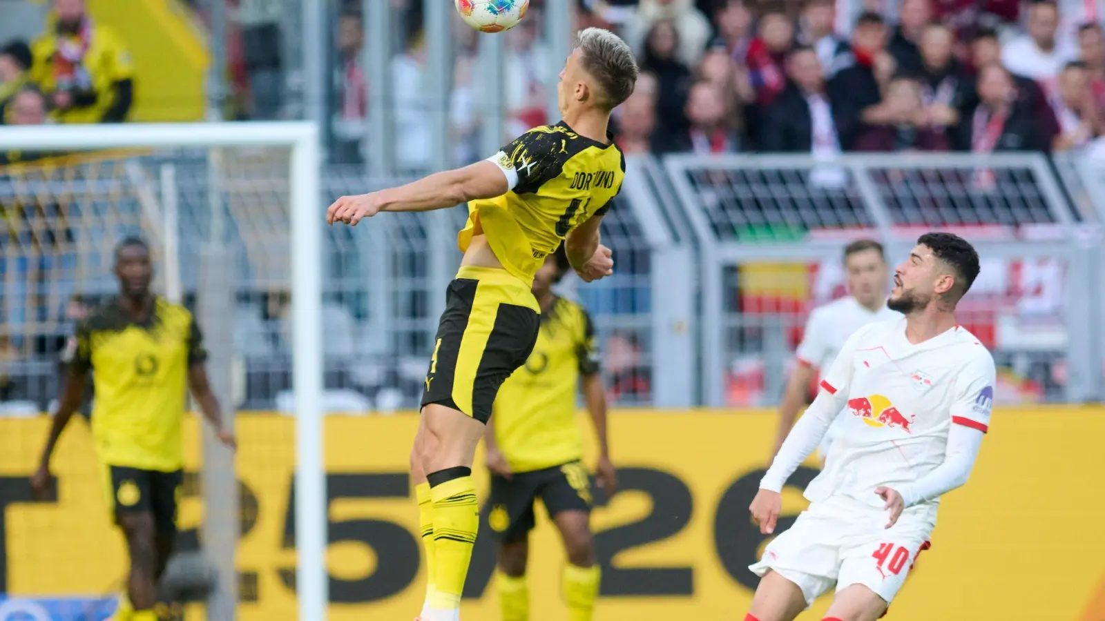 Nico Schlotterbeck stand wieder in der Startelf.  (Foto: Bernd Thissen/dpa)