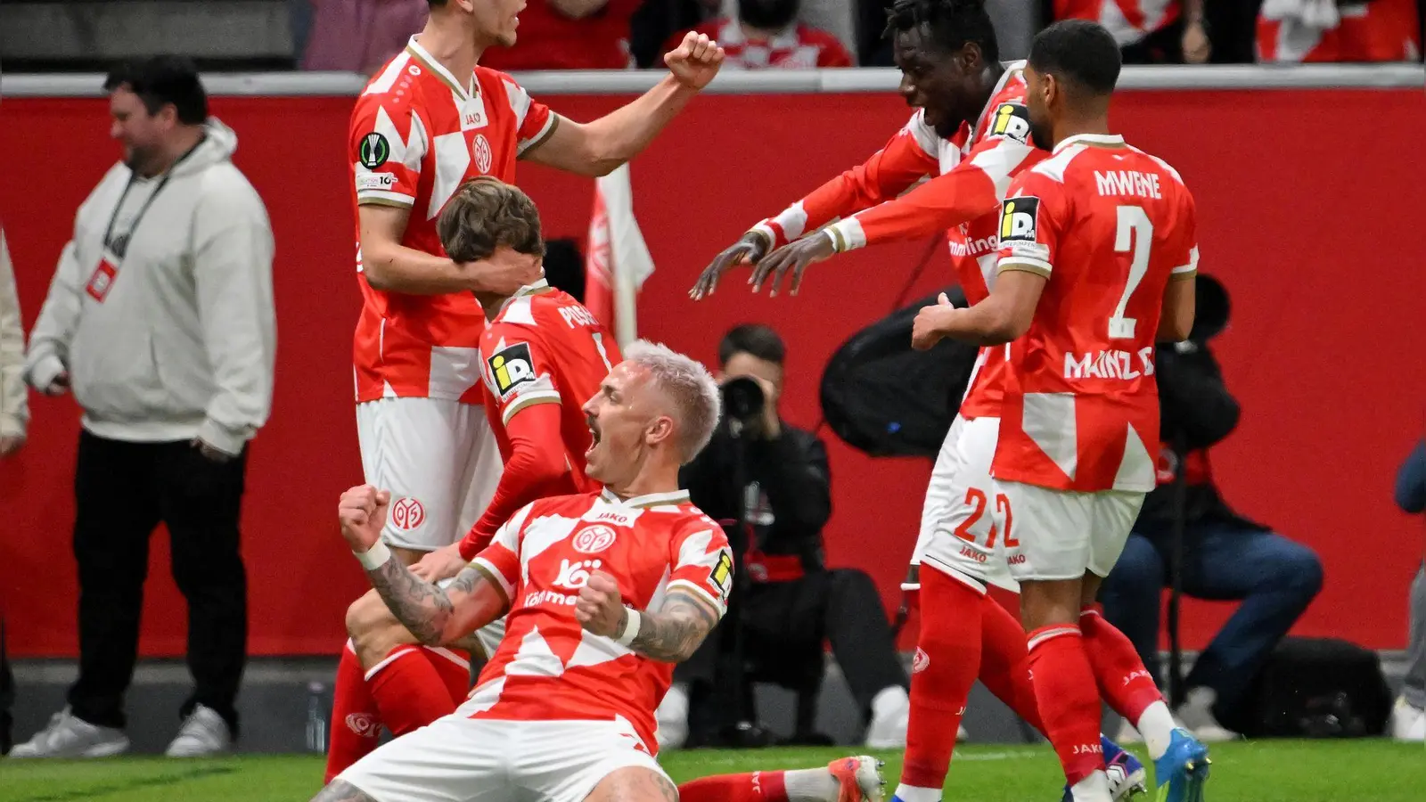 Der FSV Mainz 05 bejubelte in der ersten Hälfte zwei Traumtore. (Foto: Torsten Silz/dpa)
