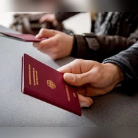 Reisegenehmigungen wie ETA und ESTA sollten ausschließlich über staatliche Internetseiten oder Apps beantragt werden. (Foto: Christin Klose/dpa-tmn)