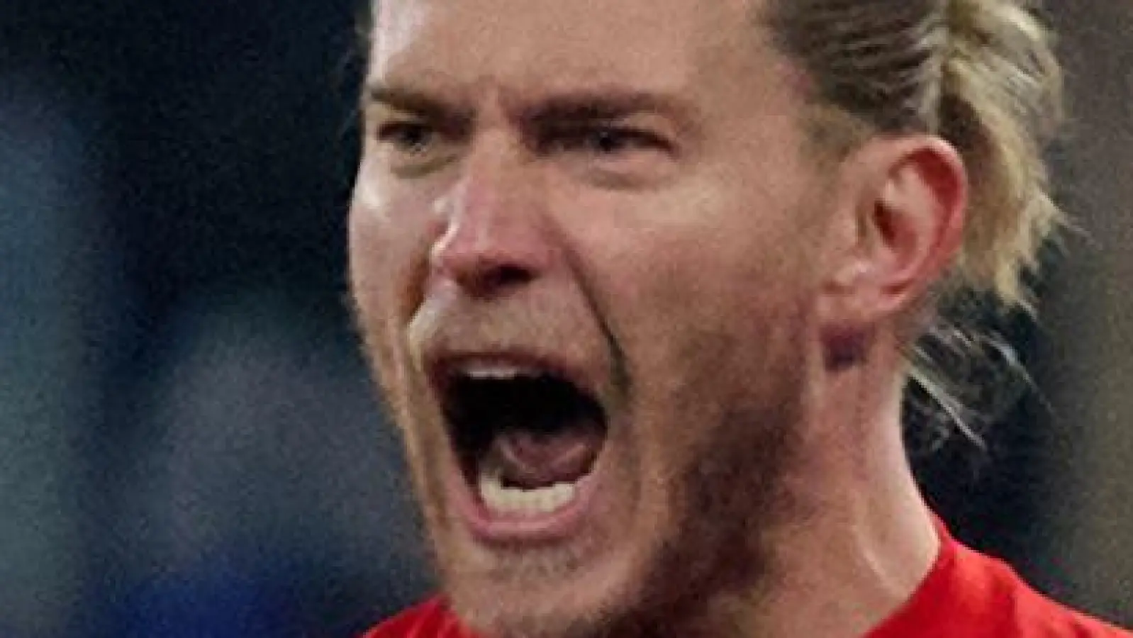 Loris Karius hat seinen Vertrag bei Schalke 04 verlängert. (Foto: Bernd Thissen/dpa)