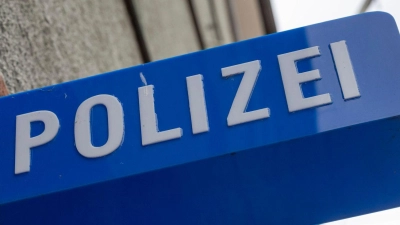 Die Kinder liefen direkt zu einer nahegelegenen Polizeiinspektion. (Symbolbild) (Foto: Peter Kneffel/dpa)