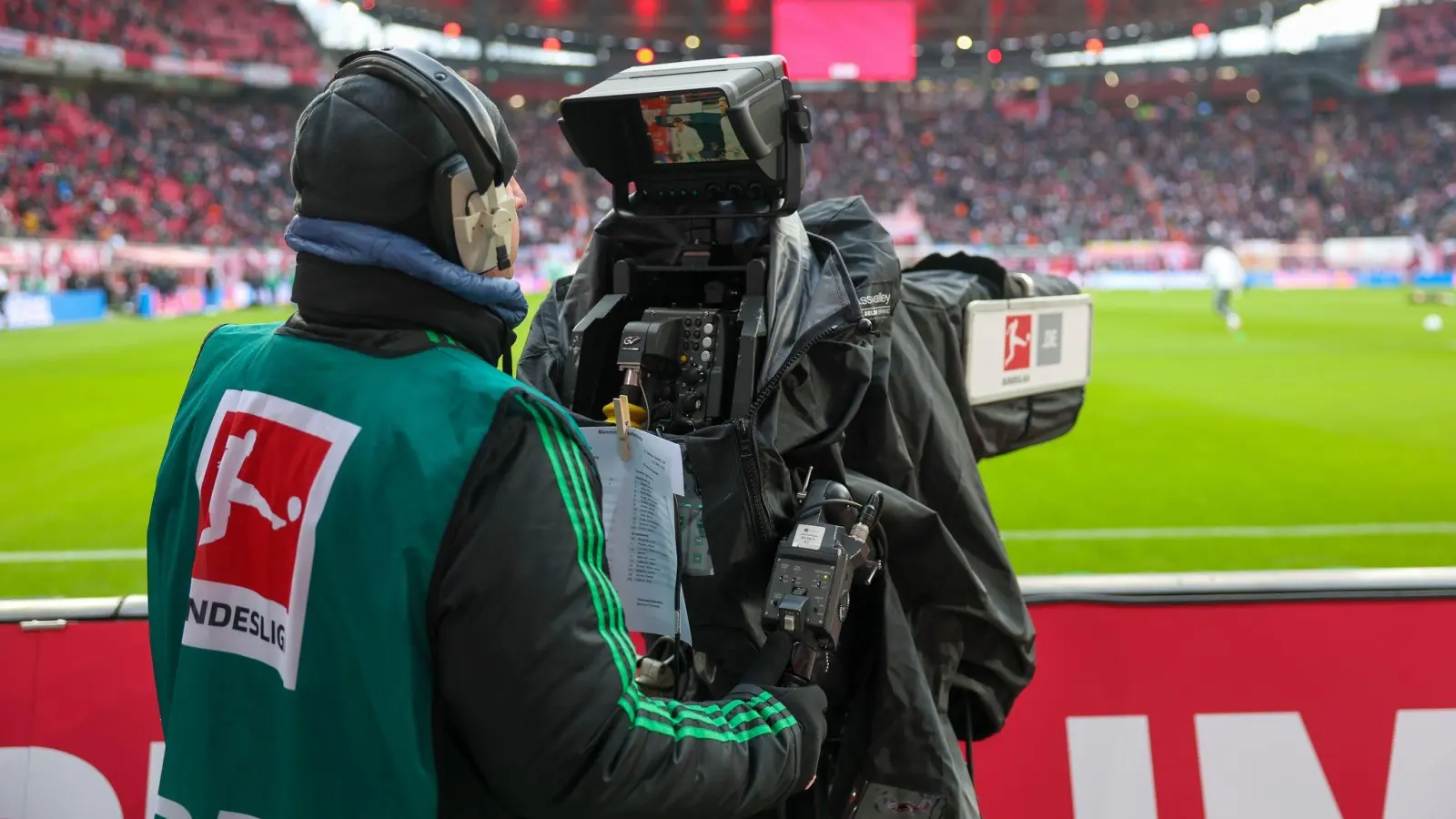 Der Verkauf der TV-Rechte im Ausland ist ein strittiges Thema. (Foto: Jan Woitas/dpa)