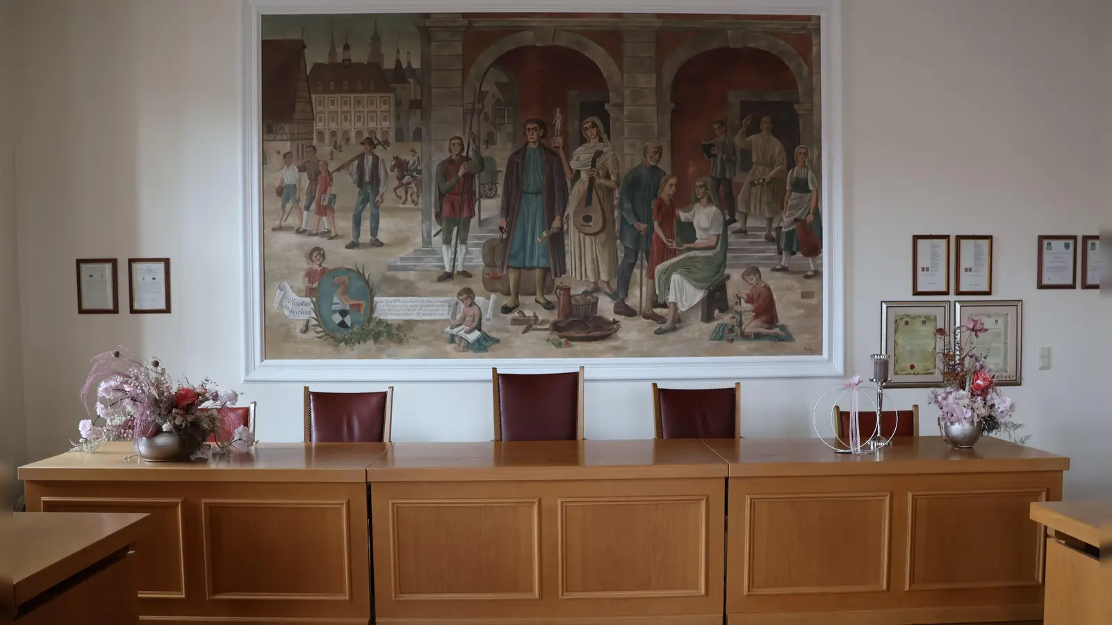 Nicht nur im Neustädter Sitzungssaal wird auf dem Bürgermeisterstuhl (mit der höchsten Rückenlehne) in einem Jahr auf jeden Fall ein neues Stadtoberhaupt sitzen. (Foto: Andreas Reum)