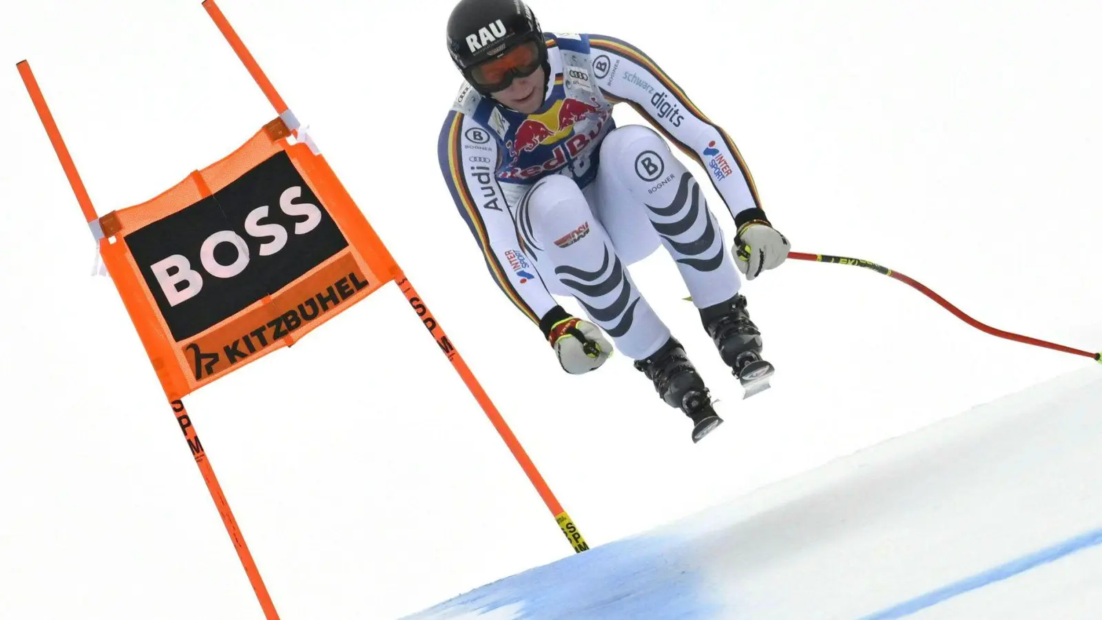 Luis Vogt gelingt eine bärenstarke Fahrt in Kitzbühel. (Foto: Hans Klaus Techt/APA/dpa)