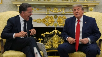 US-Präsident Trump lobt Nato-Generalsekretär Rutte.  (Foto: Jacquelyn Martin/AP/dpa)