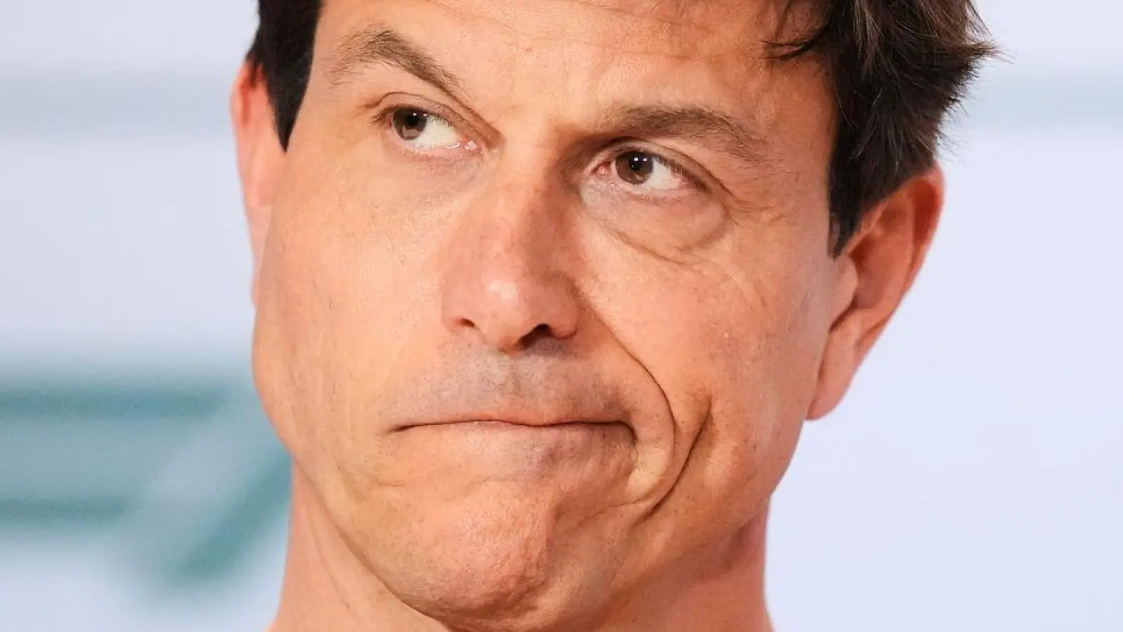 Toto Wolff rechnet bei der Fahrerpaarung für 2026 nicht mit Überraschungen. (Foto: Rebecca Blackwell/AP/dpa)