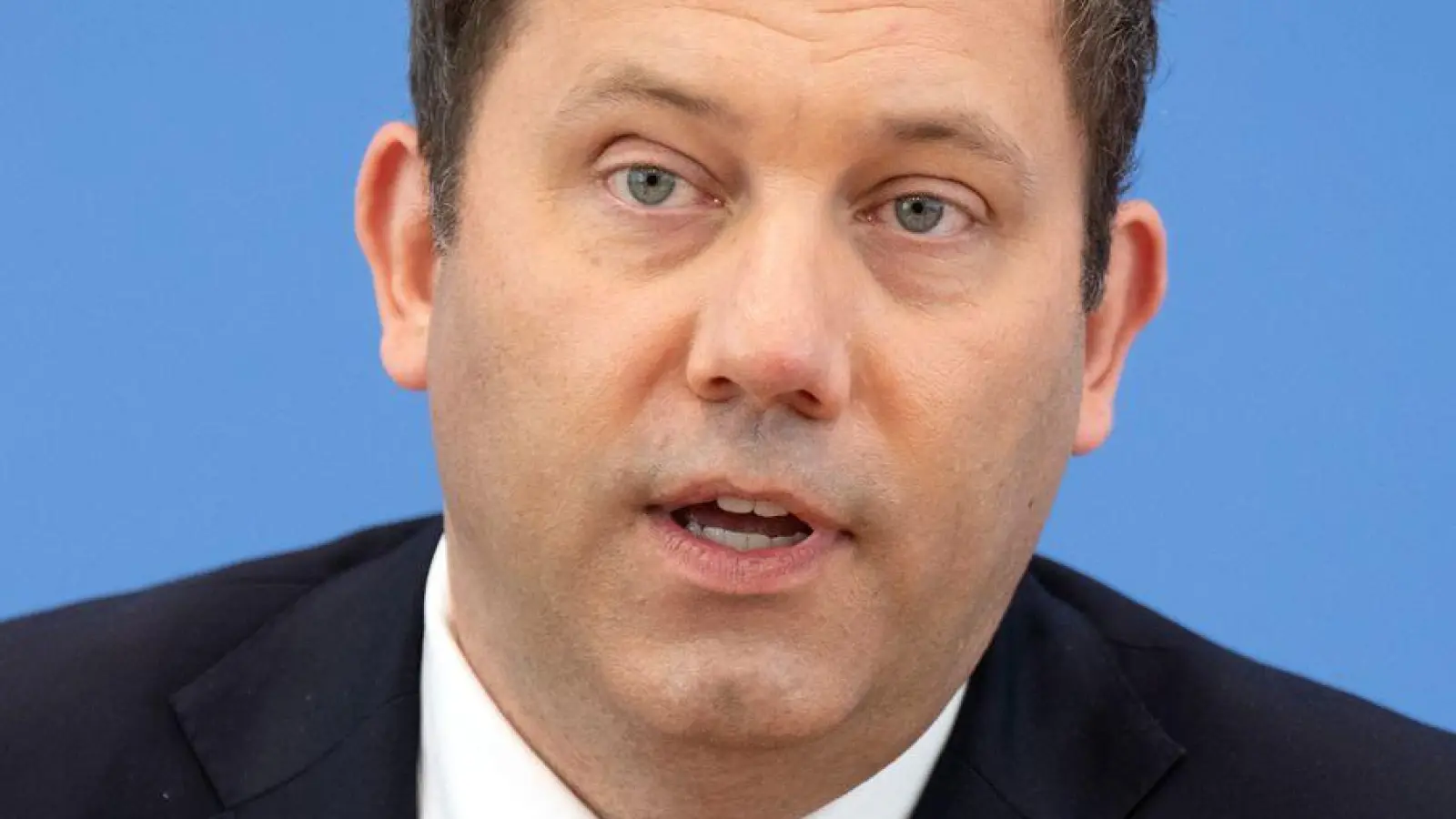 Der Vizekanzler erwartet Spar-Vorschläge von seinen Kabinettskollegen.  (Foto: Soeren Stache/dpa)