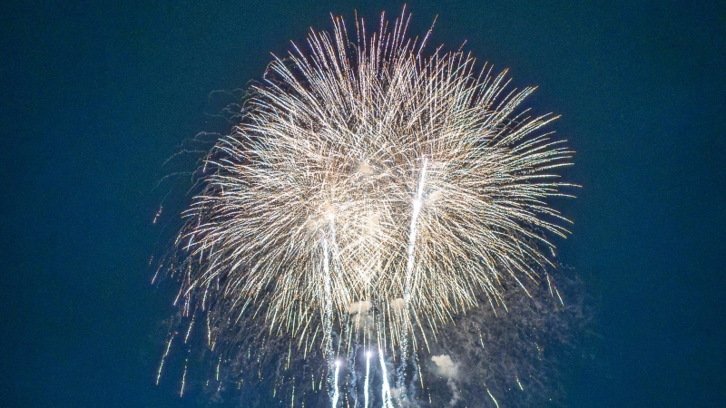 Im Zuge der Kirchweih soll in Lichtenau weiterhin ein Feuerwerk zu sehen sein – allerdings kürzer als bisher. (Symbolbild: Mirko Fryska)