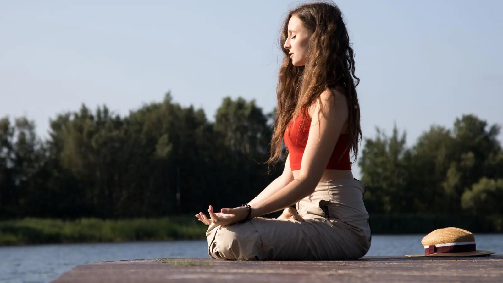 Auch in turbulenten Börsenzeiten die Ruhe bewahren? Wer sein Depot geschickt zusammensetzt, dürfte das wohl deutlich besser können. (Foto: Christin Klose/dpa-tmn)