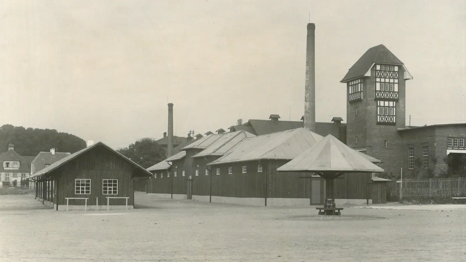 Der Ansbacher Schlachthof an der Eyber Straße in den 1920er Jahren: Weil die neue Kühlanlage auf dem Gelände während der Wintermonate nicht in Betrieb ist, wird im Stadtrat heiß diskutiert. (Foto: Stadtarchiv Ansbach)