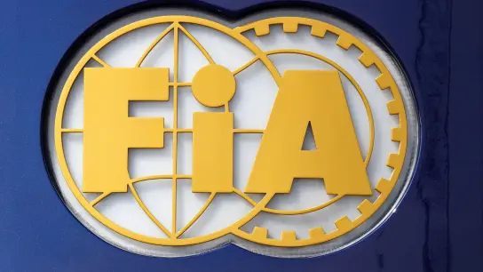 Das Logo der FiA (Federation Internationale de l&#39;Automobile). (Foto: Jan Woitas/dpa-Zentralbild/dpa)