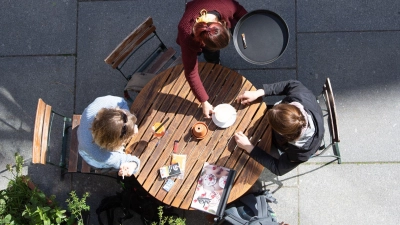 Im Gastgewerbe gibt es die meisten Jobs mit Niedriglohn. (Archivbild) (Foto: Sebastian Kahnert/dpa-Zentralbild/dpa)