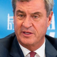 Markus Söder fordert Konsequenzen aus dem Linken-Sieg in Berlin. (Foto: Daniel Vogl/dpa)