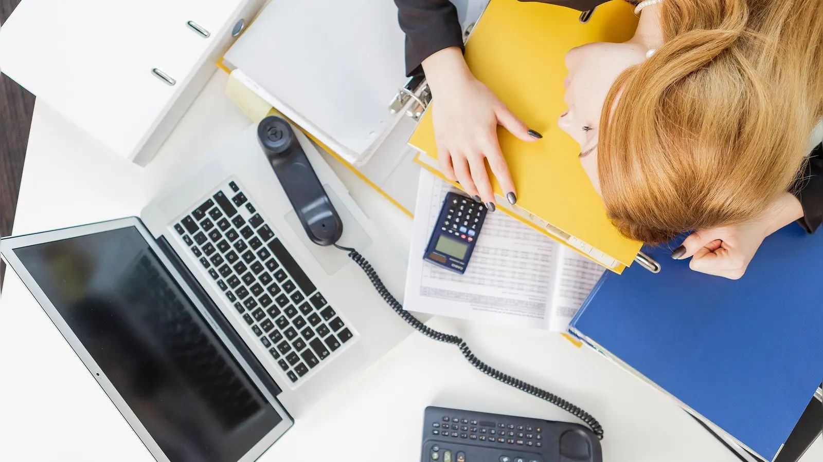 Jobunzufriedenheit betrifft fast jeden zweiten Beschäftigten in Deutschland: Häufige Frustration am Arbeitsplatz ist keine Ausnahme. (Foto: Monique Wüstenhagen/dpa-tmn)