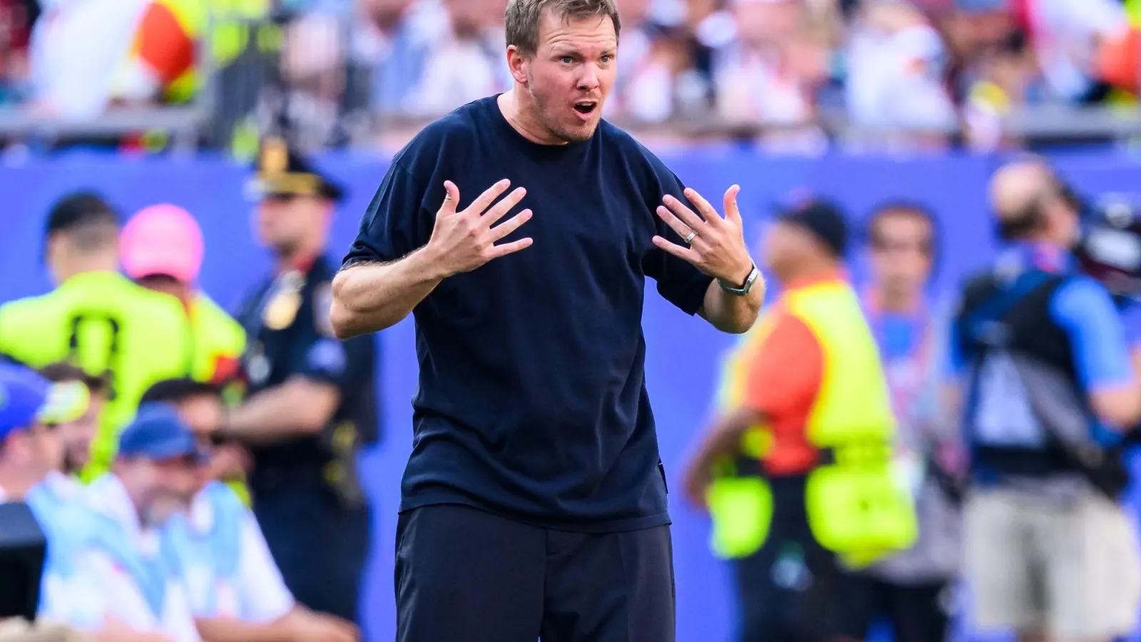 Nagelsmann war mit der DFB-Auswahl in Amerika trotz großer Ziele schwer gescheitert.  (Foto: Tom Weller/dpa)