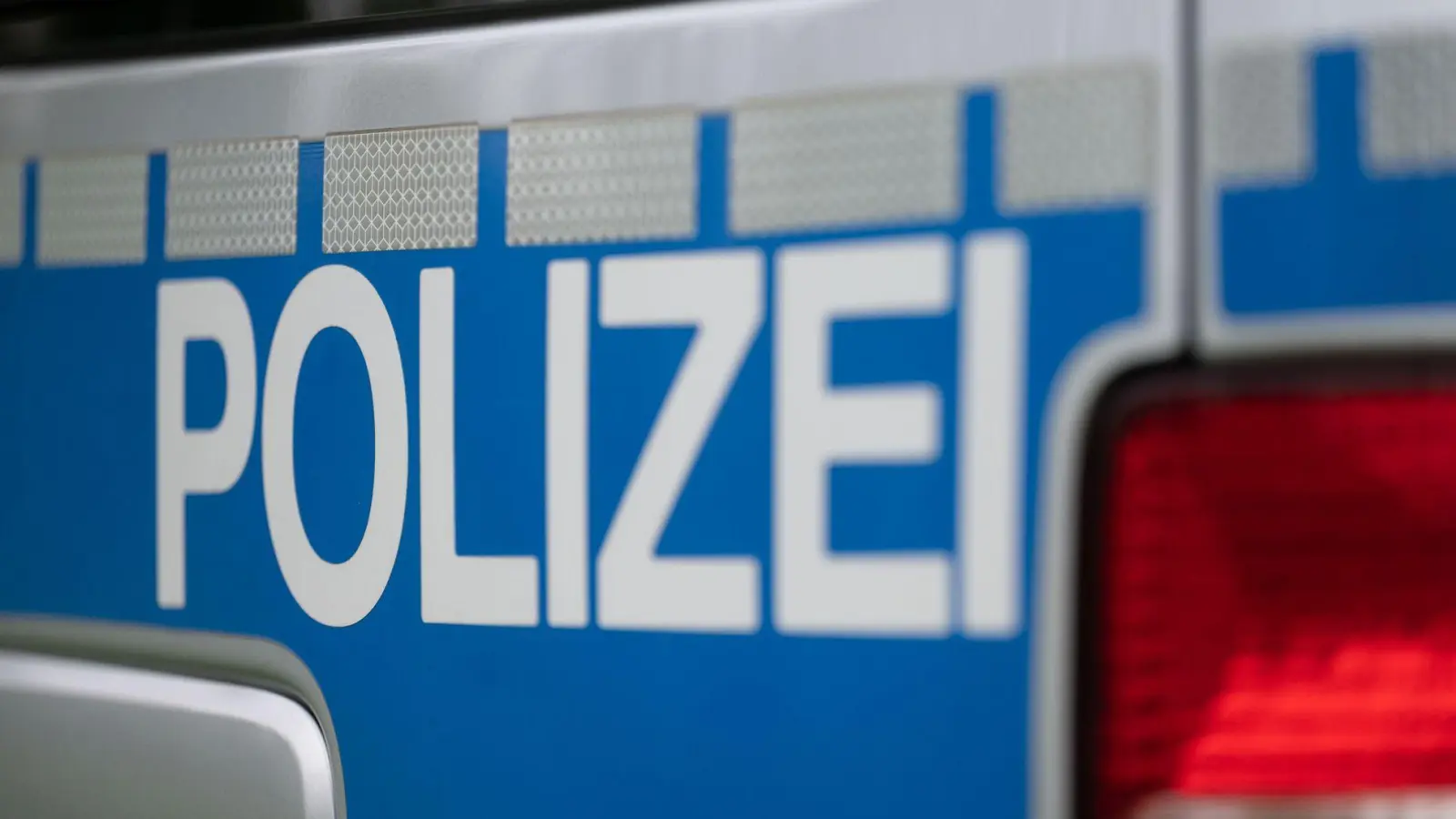 Der 57-Jährige hat zum zweiten Mal bei der Seniorin einen Raubüberfall begangen. (Symbolbild) (Foto: Marijan Murat/dpa)