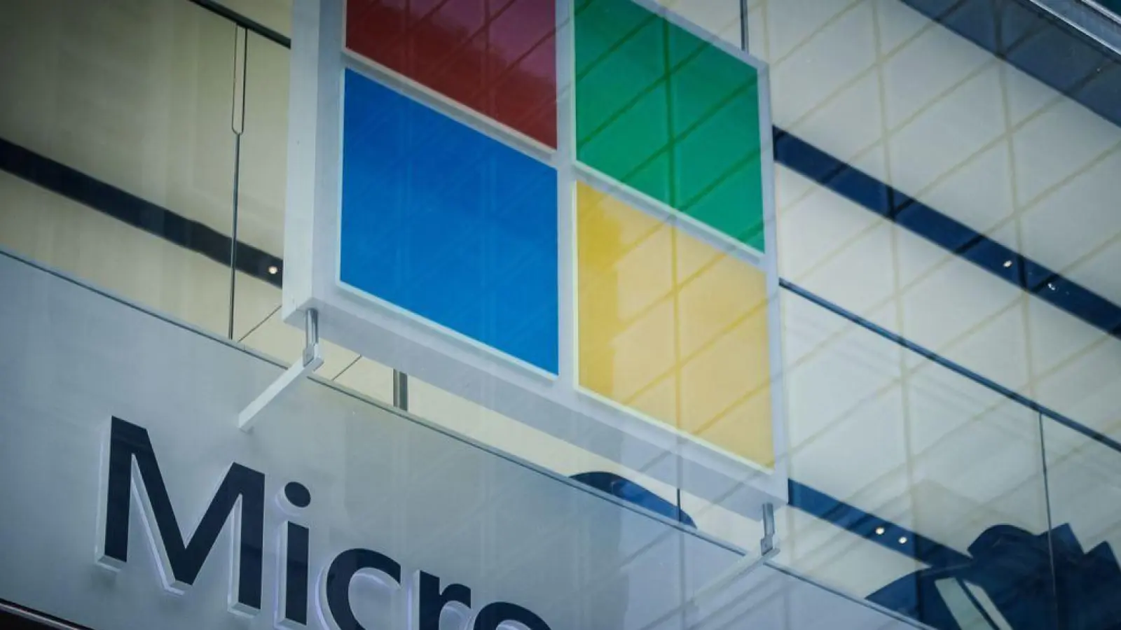 Microsoft hat Geschäftszahlen vorgelegt. Die Börse blickt gespannt auf den KI-Effekt. (Foto: Michael Kappeler/dpa)