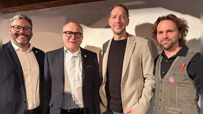 Freuen sich über ein makelloses Ergebnis: Hans Heinrich Unger, Dr. Ulrich Grünwald, Dr. Marko Hedler und Michael Nowakowitsch. (Foto: Martina Haas)