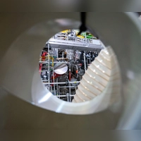 Der Forschungsreaktor „Wendelstein 7-X“ im Max-Planck-Institut für Plasmaphysik: Die Arbeit von Proxima Fusion basiert auf den Forschungsergebnissen des Instituts. (Archivbild) (Foto: Stefan Sauer/dpa)