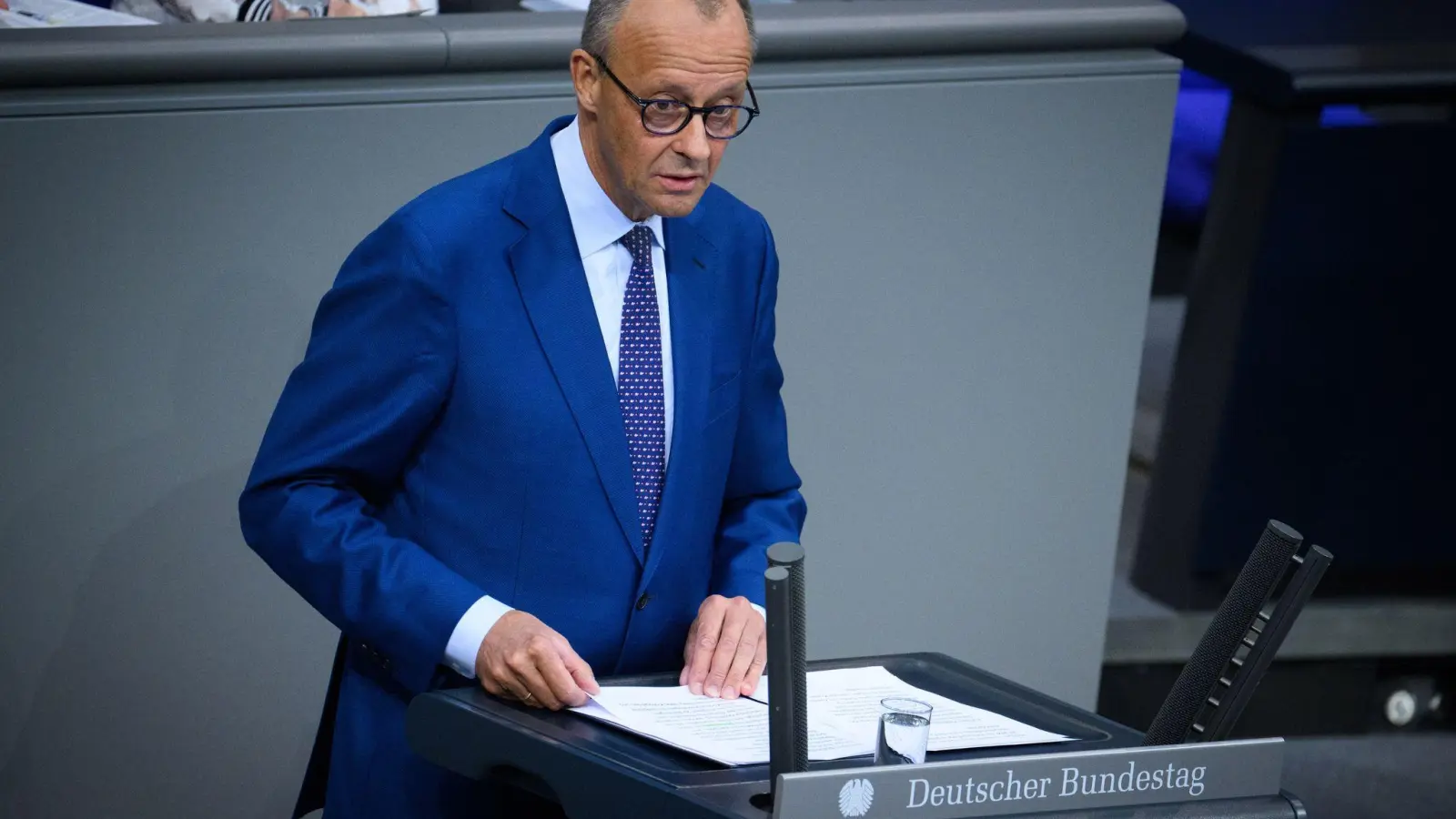 „Wir haben zudem am Rande des Nato-Treffens in Ankara mit der amerikanischen Regierung vereinbart, dass amerikanische Tomahawk-Raketen von uns erworben und in Deutschland stationiert werden“, sagte der Kanzler. (Foto: Bernd von Jutrczenka/dpa)