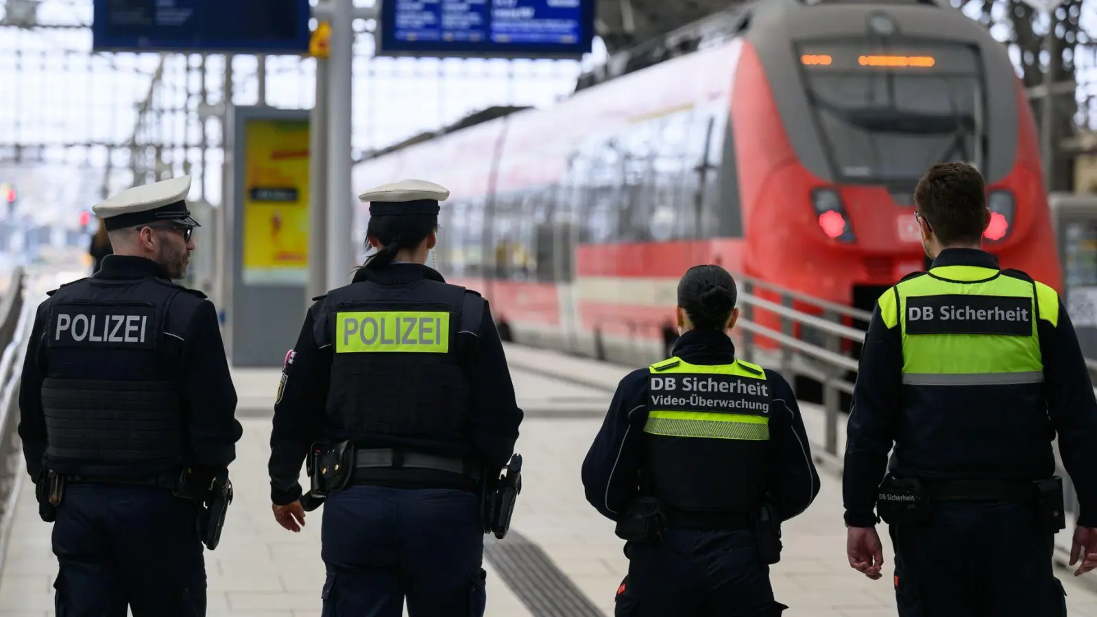 Die Zahl der Straftaten im Zuständigkeitsbereich der Bundespolizei ging 2025 zurück. Das gilt nicht für die Gewaltdelikte. (Symbolbild) (Foto: Robert Michael/dpa)